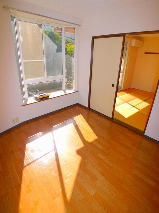 物件内観写真10　(居室)