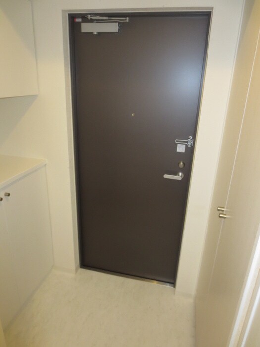 物件内観写真7　(玄関)