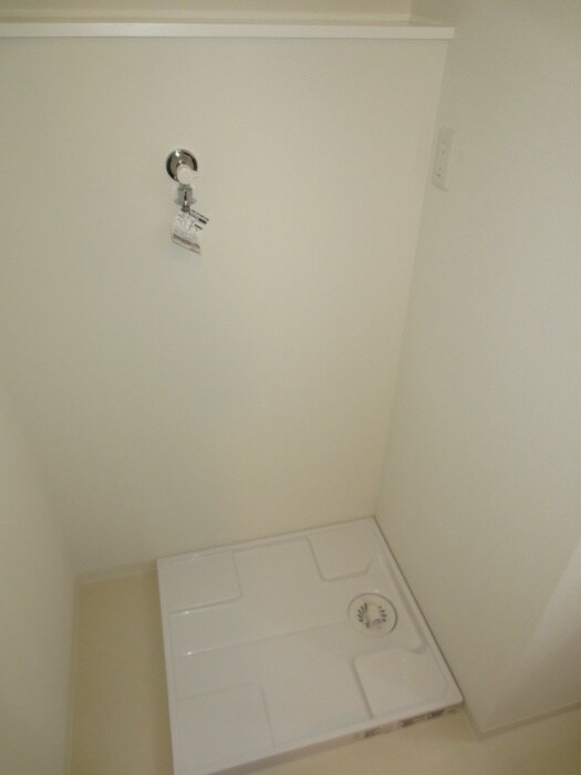 物件内観写真10　(洗濯機置場)