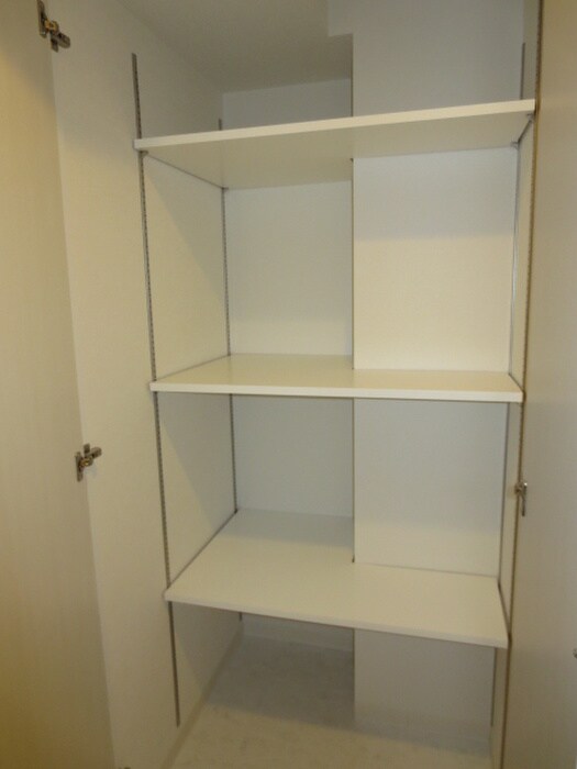 物件内観写真21　(収納)