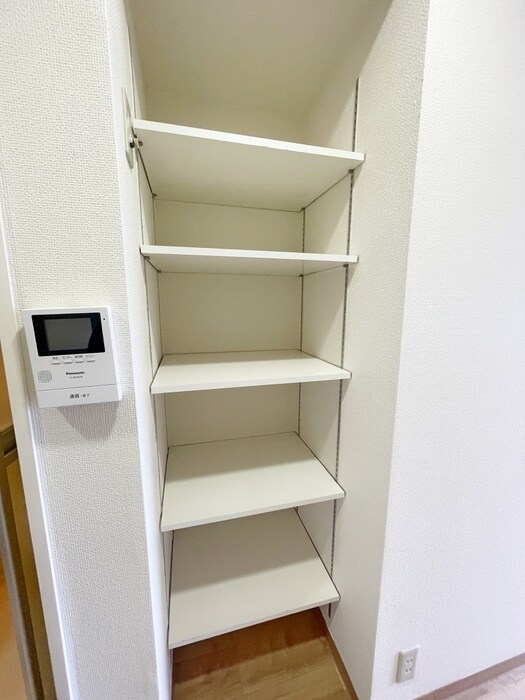 物件内観写真7　(靴箱)