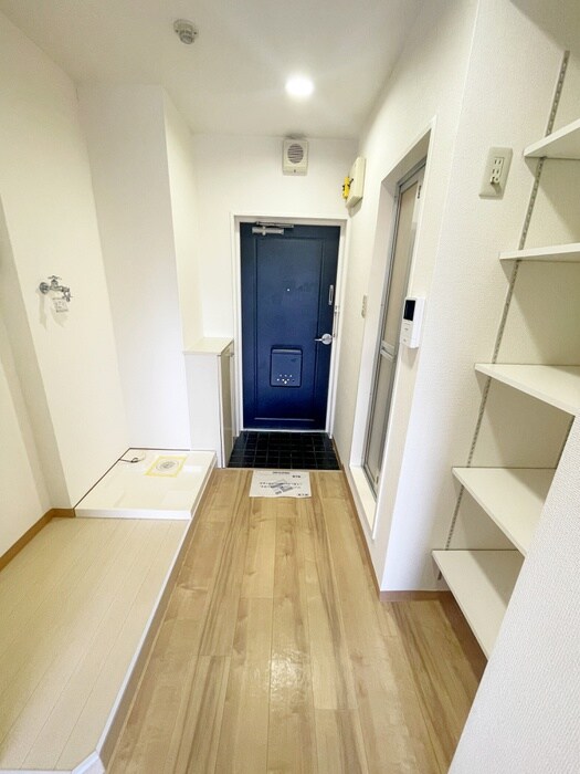 物件内観写真18　(玄関)