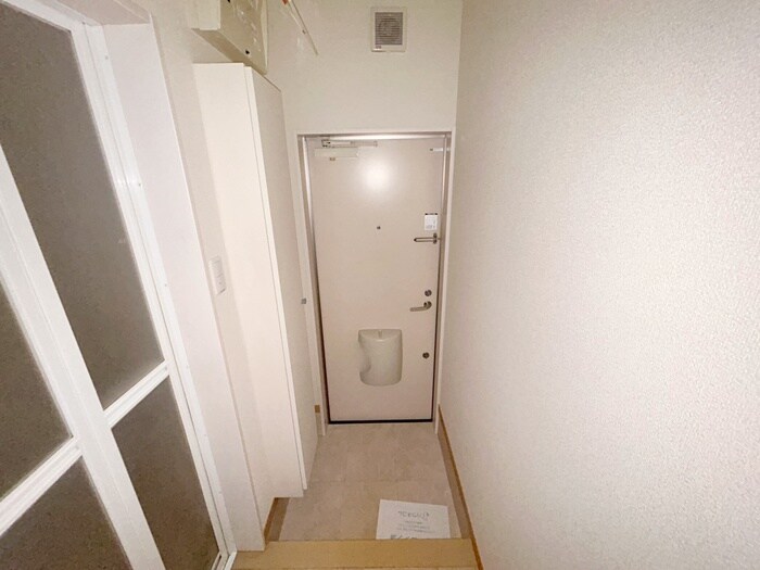 物件内観写真16　(玄関)