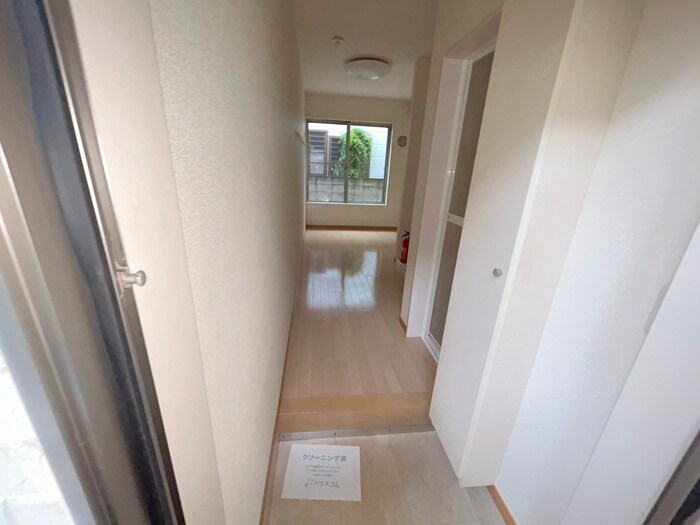 物件内観写真18　(廊下)