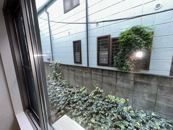 物件内観写真20　(室内からの展望)