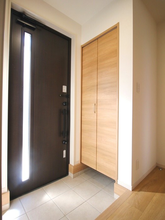 物件内観写真19　(玄関)