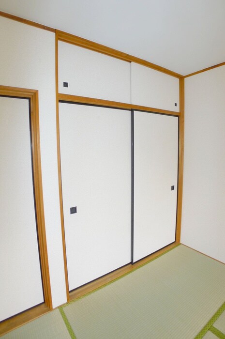 物件内観写真12　(収納)