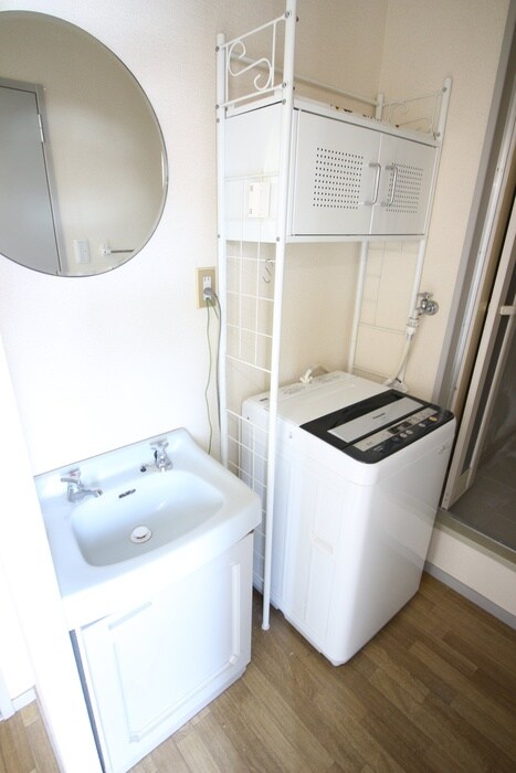 物件内観写真12　(洗濯機置場)