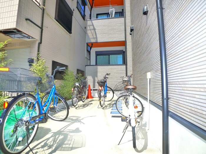 物件外観写真5　(駐輪場)
