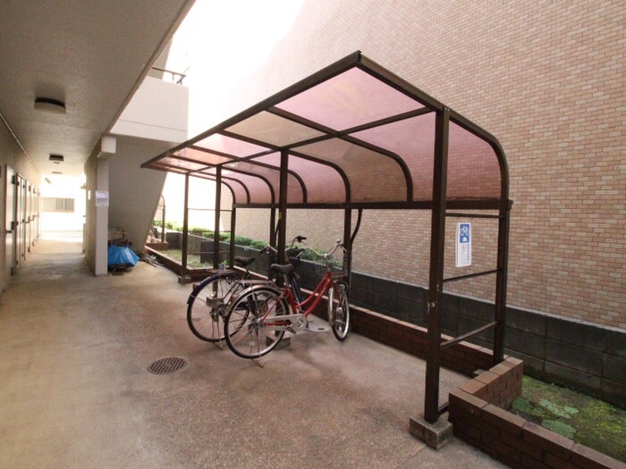 物件外観写真5　(駐輪場)
