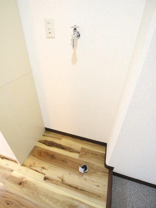 物件内観写真11　(洗濯機置場)