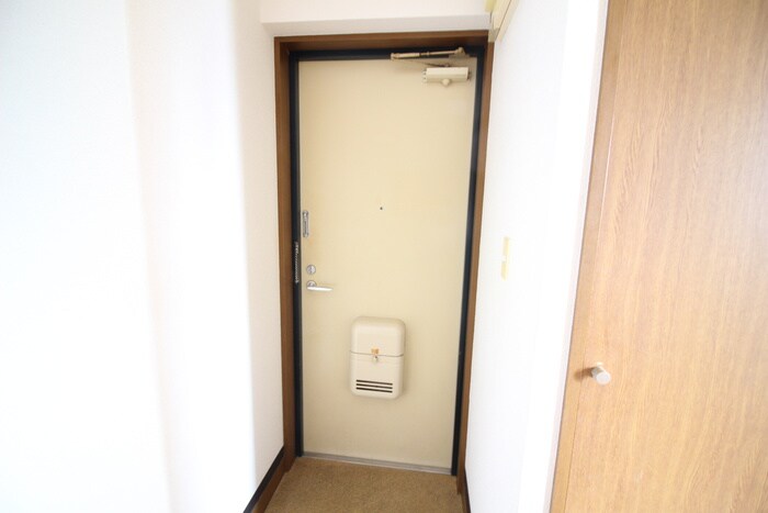 物件内観写真14　(玄関)