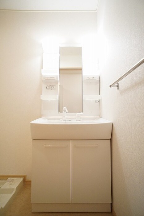 物件内観写真17　(洗濯機置場)