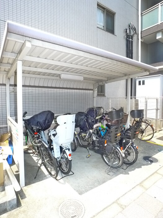 物件外観写真5　(駐輪場)