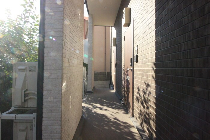 物件外観写真5　(エントランス部分)