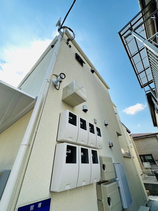 物件外観写真5　(エントランス部分)