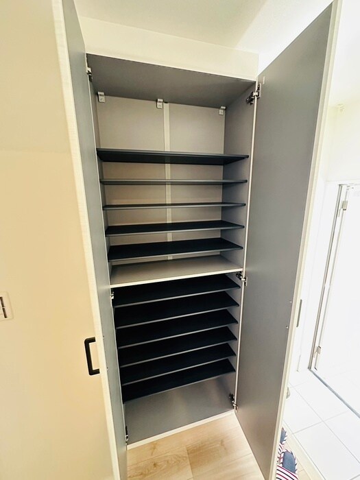 物件内観写真18　(靴箱)