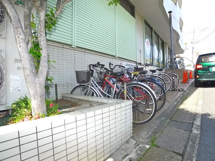 物件外観写真5　(駐輪場)