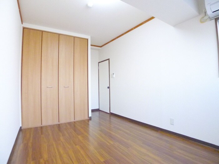 物件内観写真10　(居室)