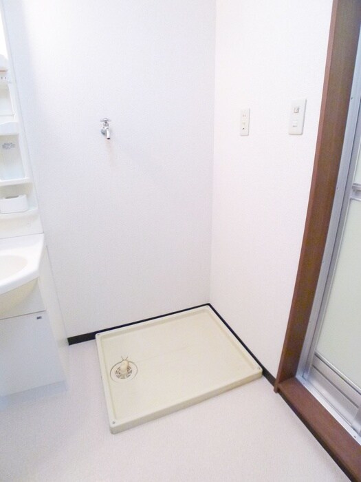 物件内観写真14　(洗濯機置場)