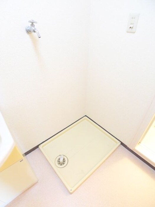 物件内観写真17　(洗濯機置場)