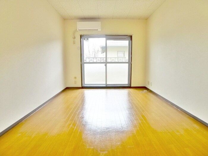 物件内観写真3　(居室)