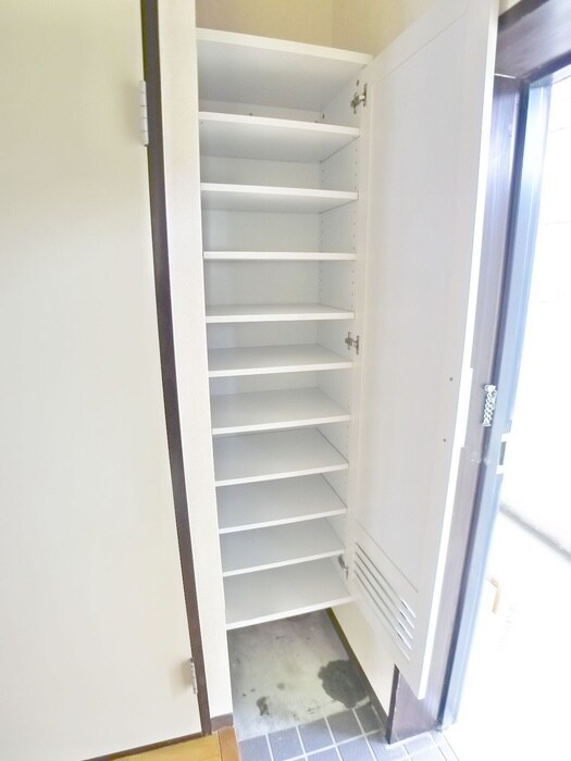 物件内観写真13　(靴箱)