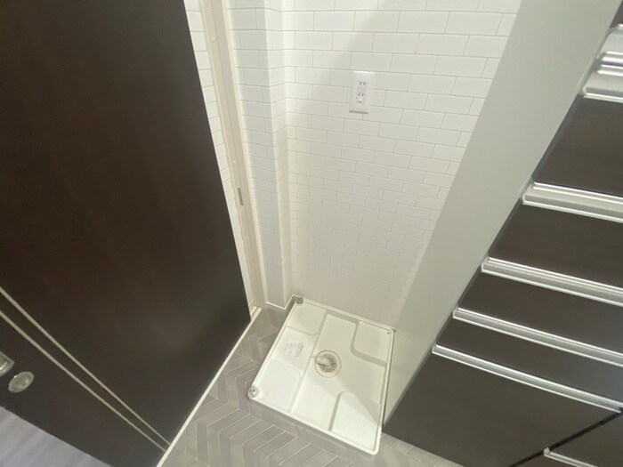 物件内観写真16　(洗濯機置場)