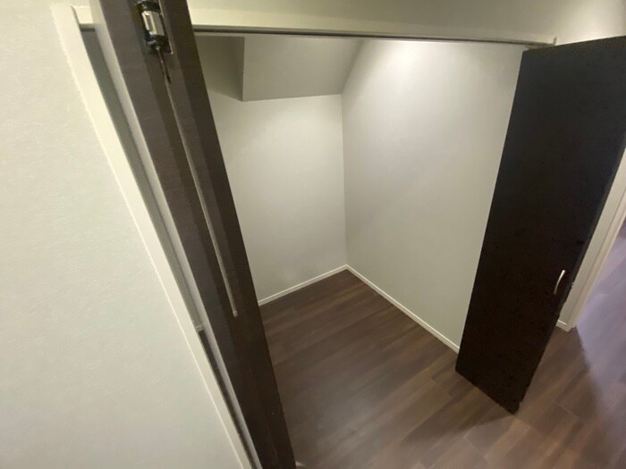 物件内観写真18　(収納)