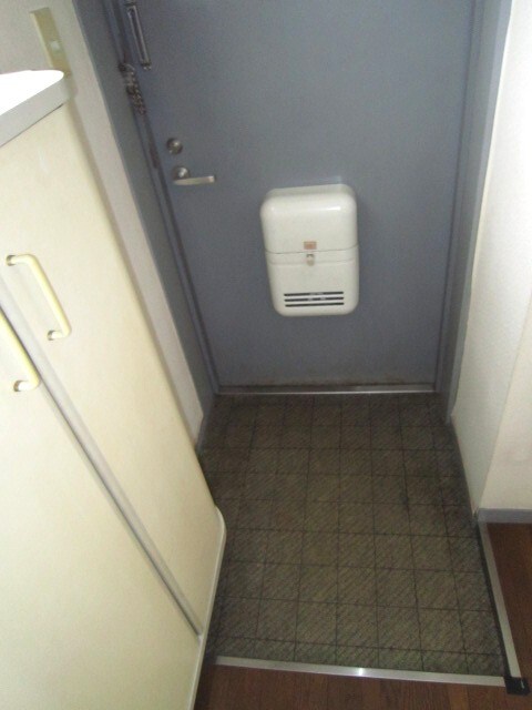 物件内観写真7　(玄関)