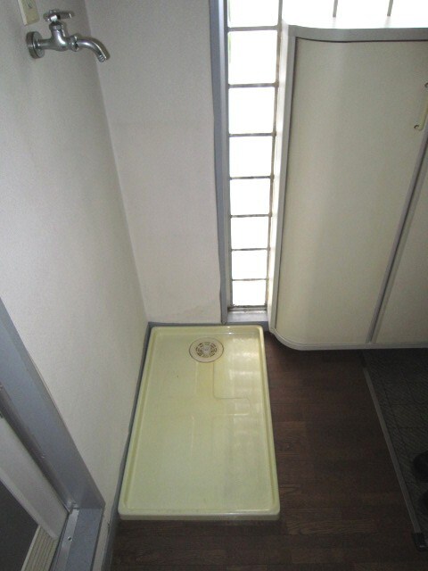 物件内観写真9　(洗濯機置場)