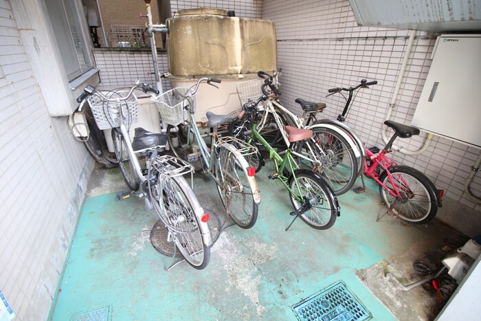 物件外観写真5　(駐輪場)