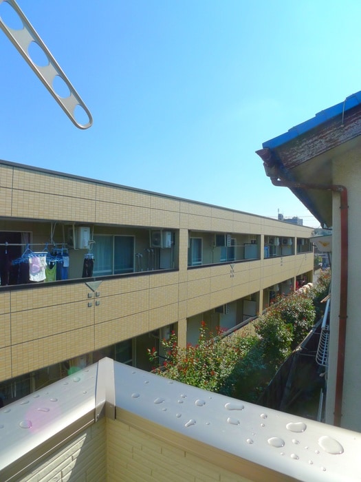 物件内観写真13　(室内からの展望)