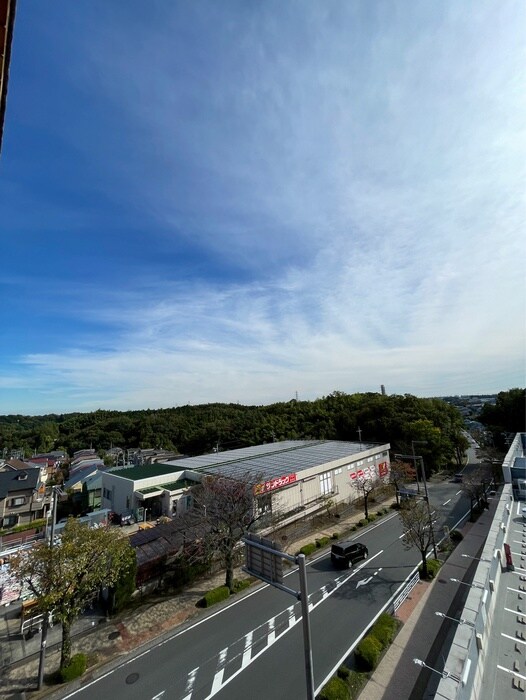 物件内観写真14　(室内からの展望)