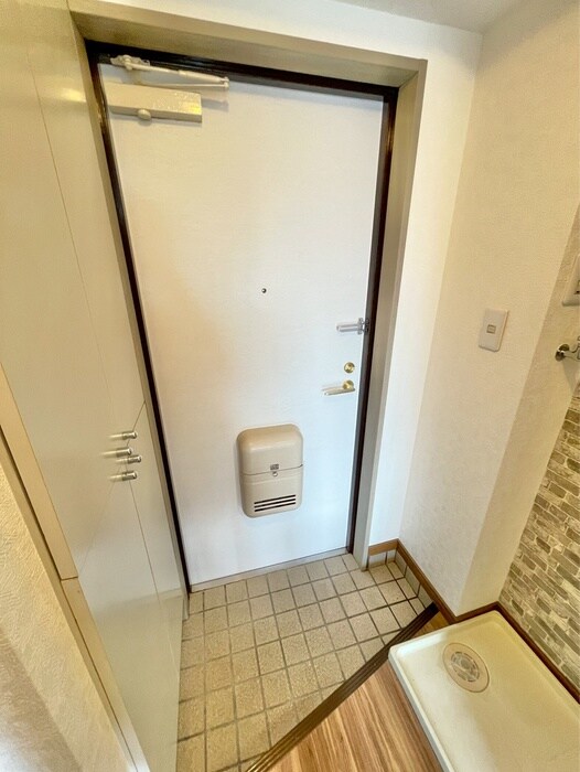 物件内観写真15　(玄関)