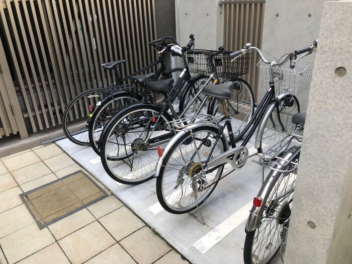 物件外観写真5　(駐輪場)