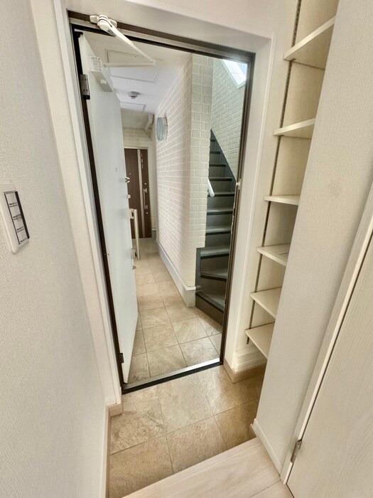 物件内観写真14　(玄関)