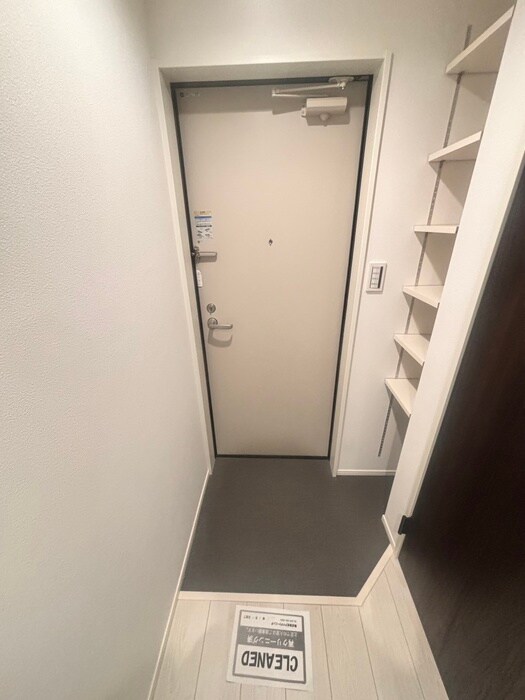 物件内観写真7　(玄関)