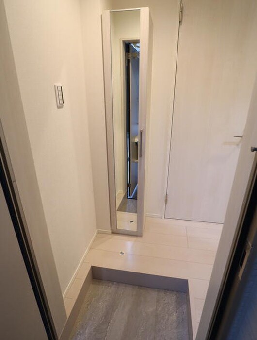 物件内観写真11　(玄関)