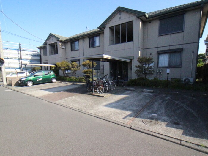 物件外観写真2　(駐車場)