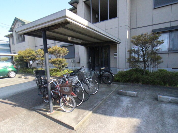 物件外観写真3　(駐輪場)