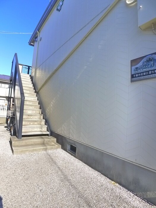 物件外観写真6　(エントランス部分)