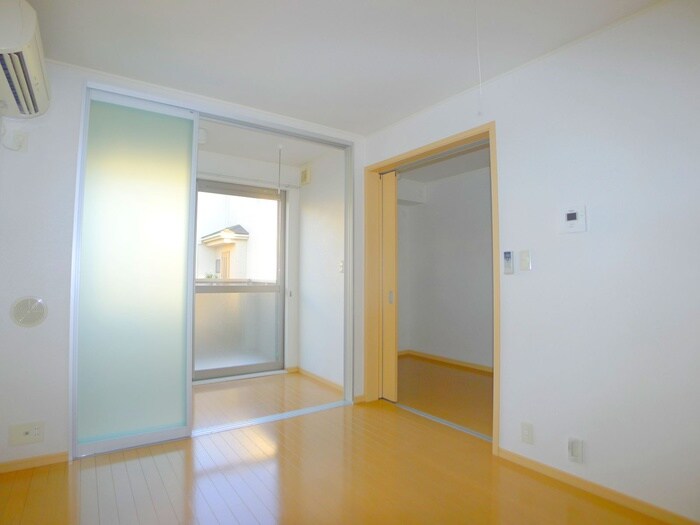 物件内観写真9　(居室)