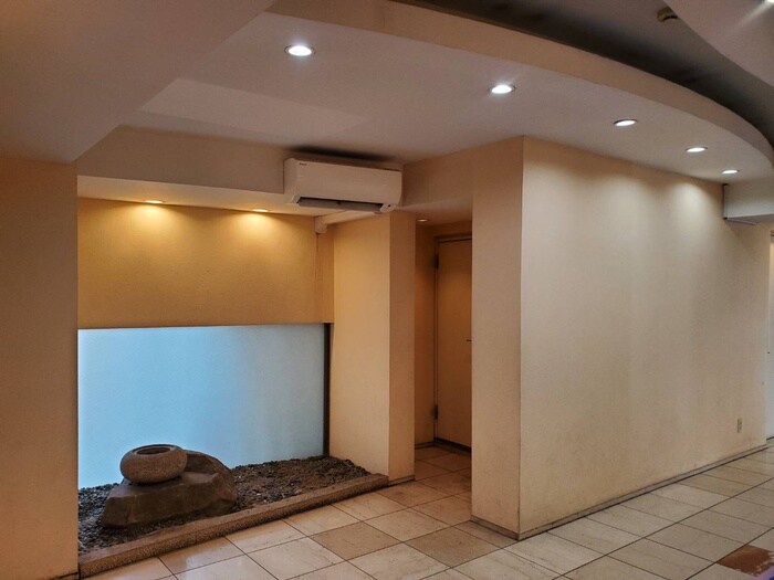 物件外観写真4　(エントランス部分)