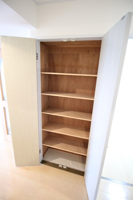 物件内観写真18　(収納)