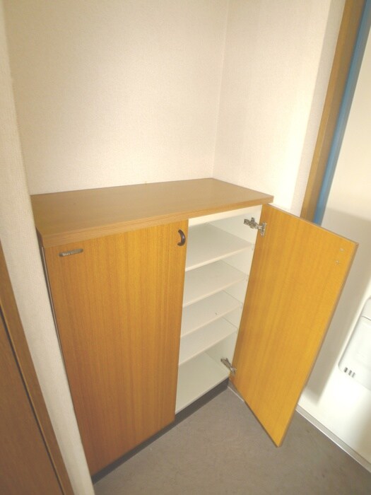 物件内観写真7　(靴箱)