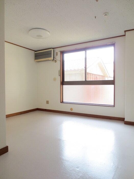 物件内観写真4　(居室)