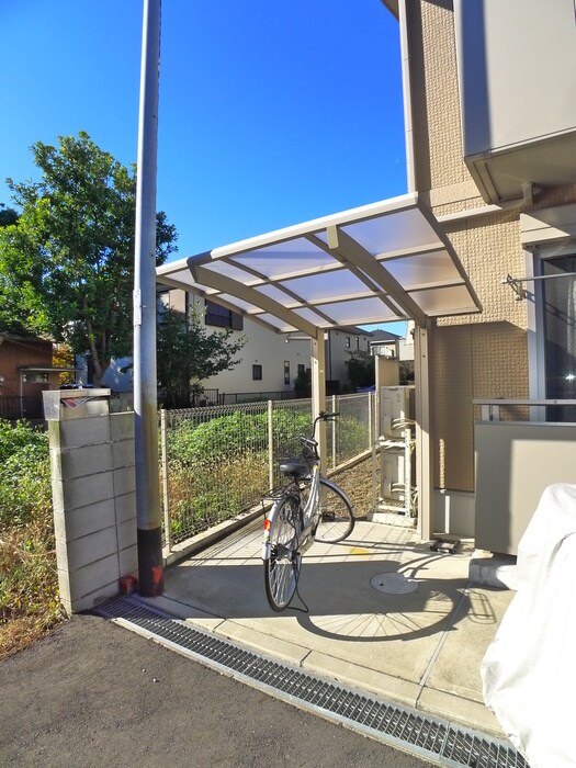 物件外観写真4　(駐輪場)