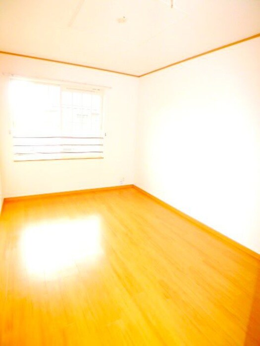 物件内観写真11　(室内からの展望)