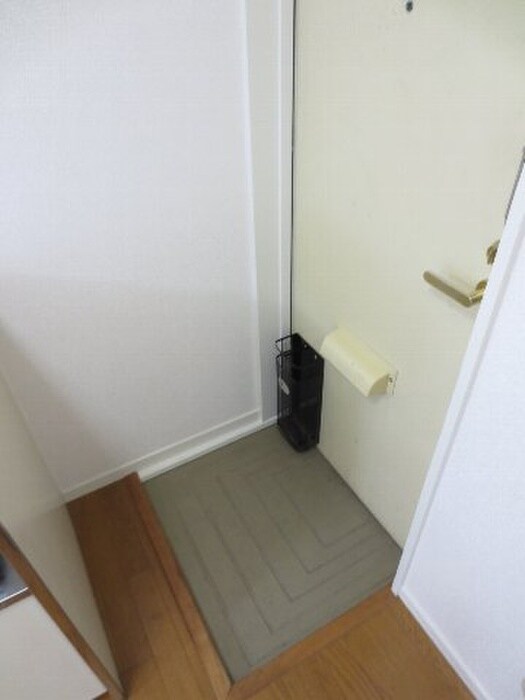 物件内観写真11　(玄関)